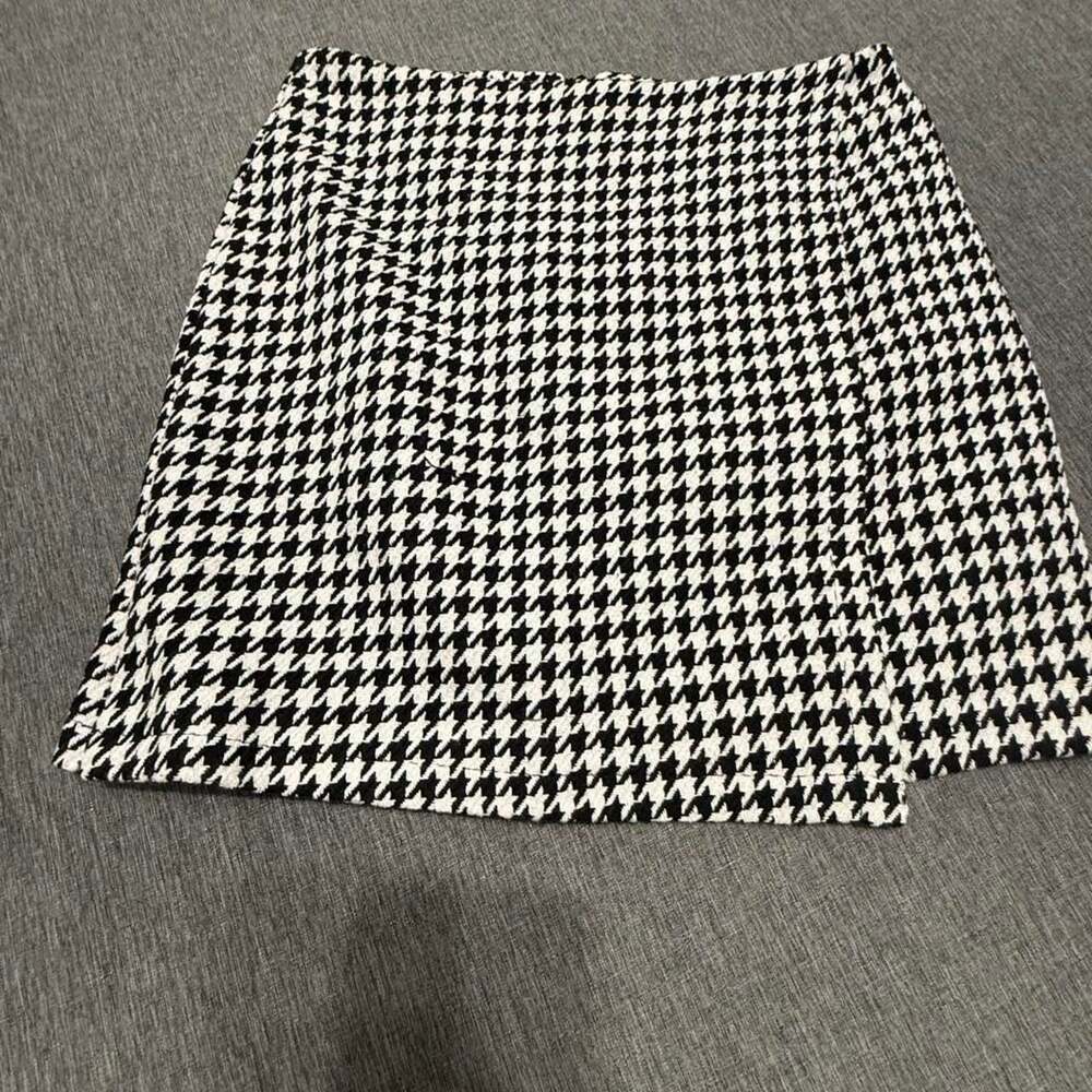 SHEIN Black and White Houndstooth Mini Skirt Size S